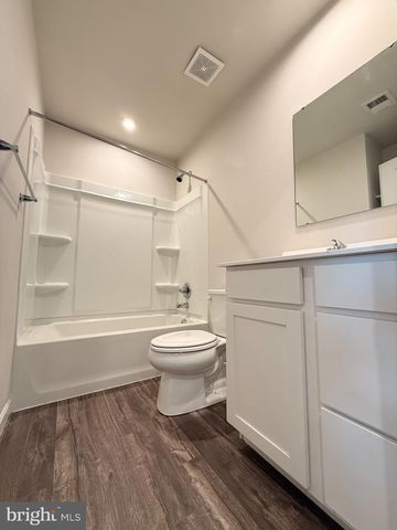 14 SNICKERS CT, Martinsburg, WV 25403