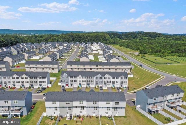 14 SNICKERS CT, Martinsburg, WV 25403