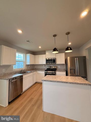 14 SNICKERS CT, Martinsburg, WV 25403