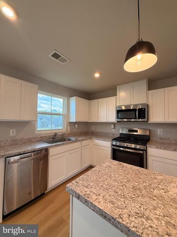 14 SNICKERS CT, Martinsburg, WV 25403