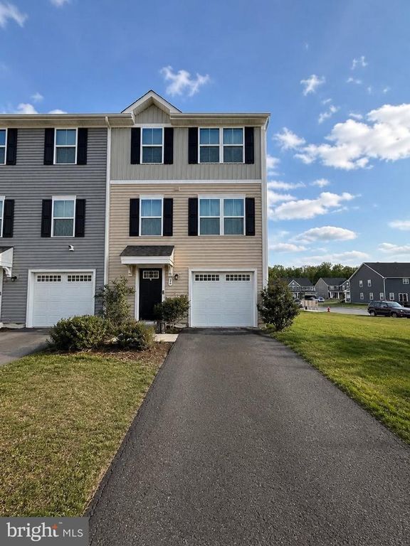 14 SNICKERS CT, Martinsburg, WV 25403