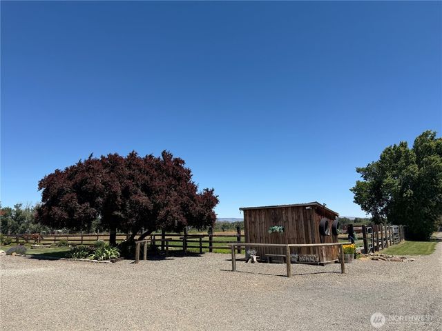 2310 Umptanum Road, Ellensburg, WA 98926