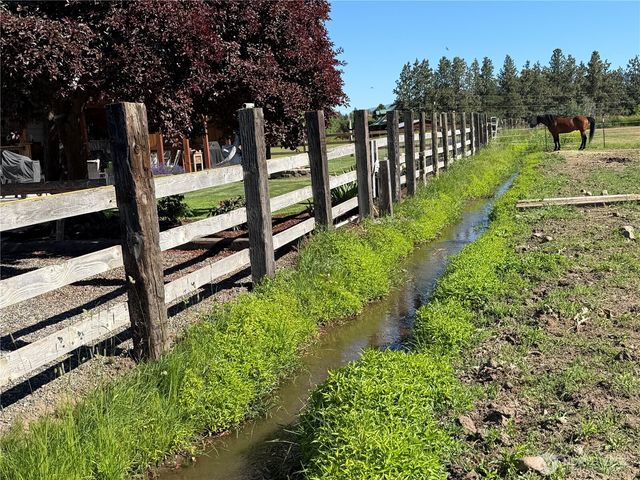 2310 Umptanum Road, Ellensburg, WA 98926