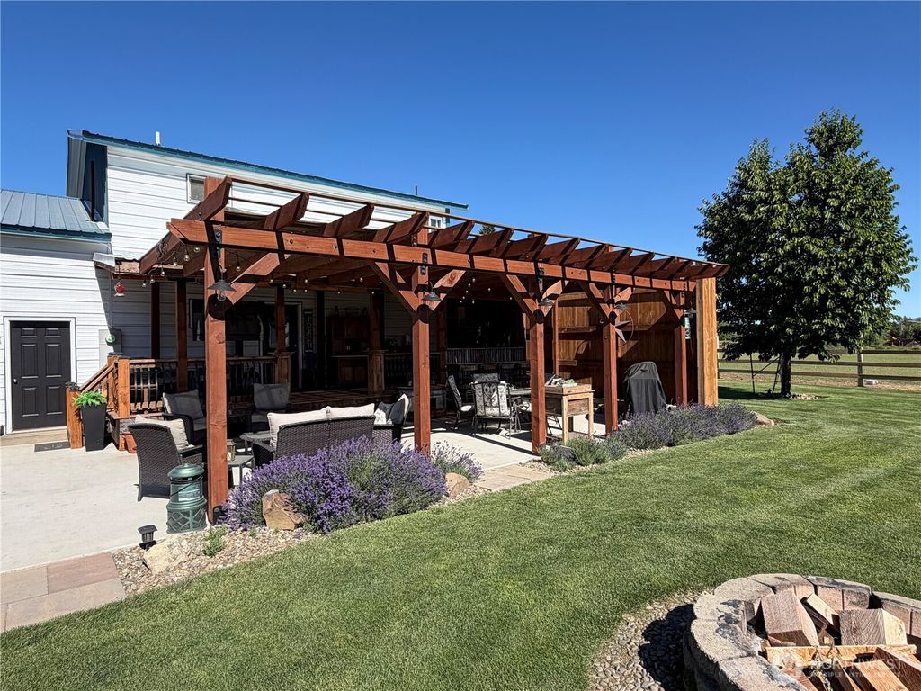2310 Umptanum Road, Ellensburg, WA 98926