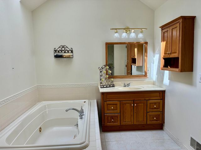 7178 London Drive, Saginaw, MI 48609