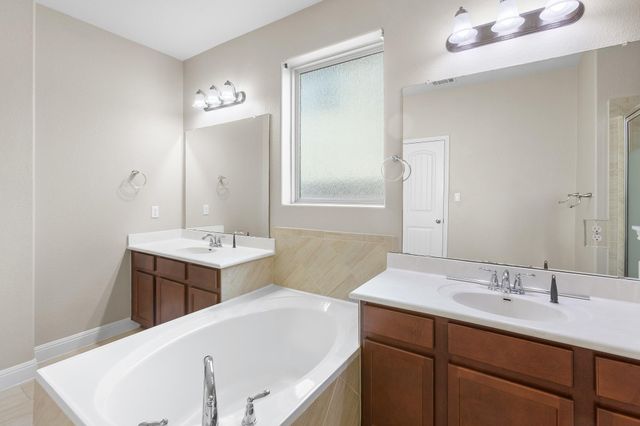 10824 Dinah DR, Austin, TX 78748