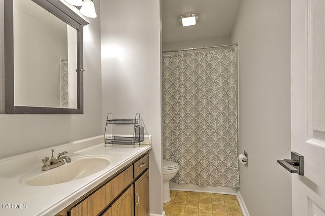 513 Pilgrim Court A, Johnson City, TN 37601