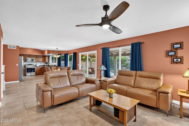 2709 E THUNDERHILL Place, Phoenix, AZ 85048