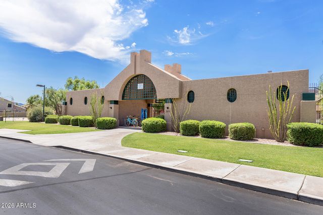 2709 E THUNDERHILL Place, Phoenix, AZ 85048