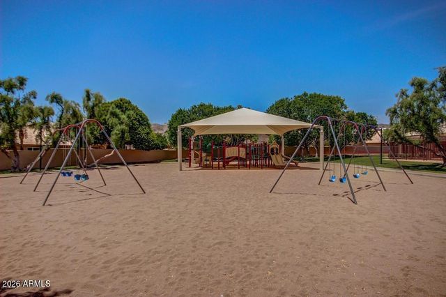 2709 E THUNDERHILL Place, Phoenix, AZ 85048