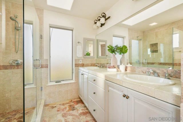 126 7th St, Del Mar, CA 92014