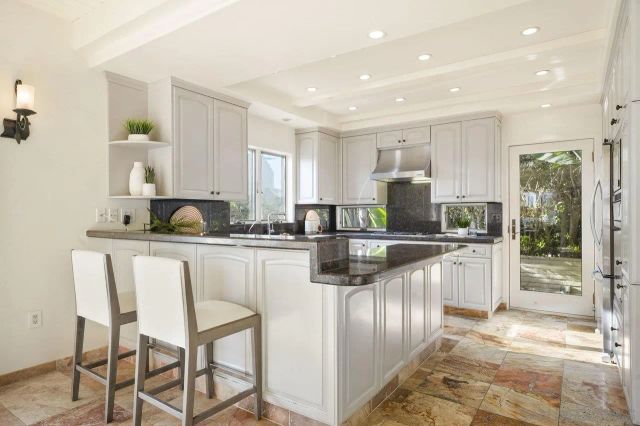 126 7th St, Del Mar, CA 92014