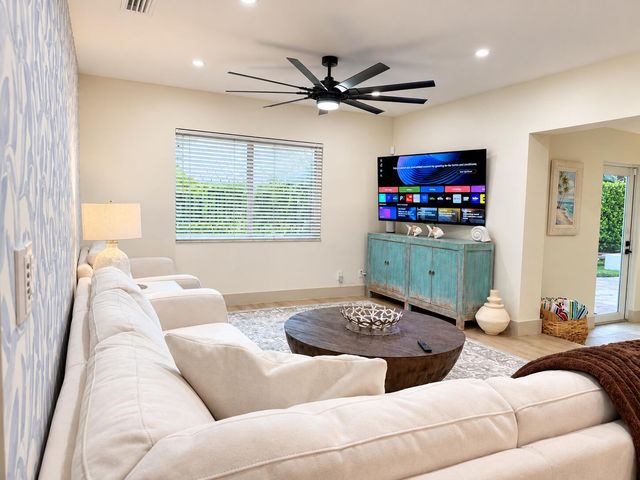 3904 LOWSON Boulevard, Delray Beach, FL 33445