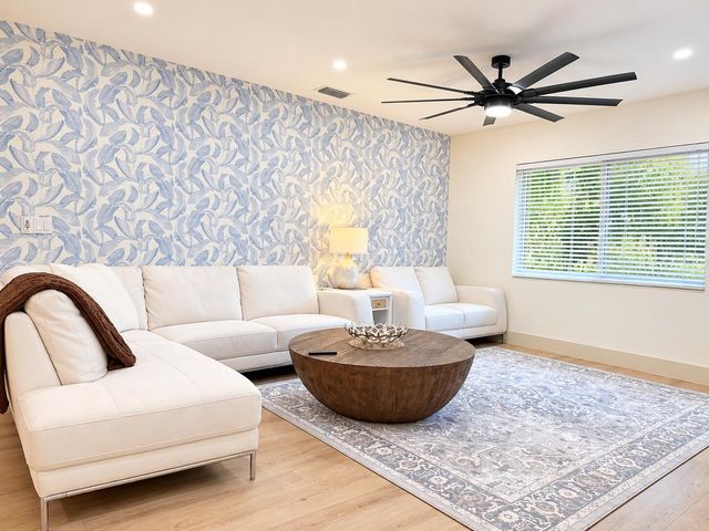 3904 LOWSON Boulevard, Delray Beach, FL 33445