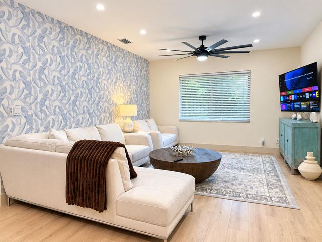 3904 LOWSON Boulevard, Delray Beach, FL 33445
