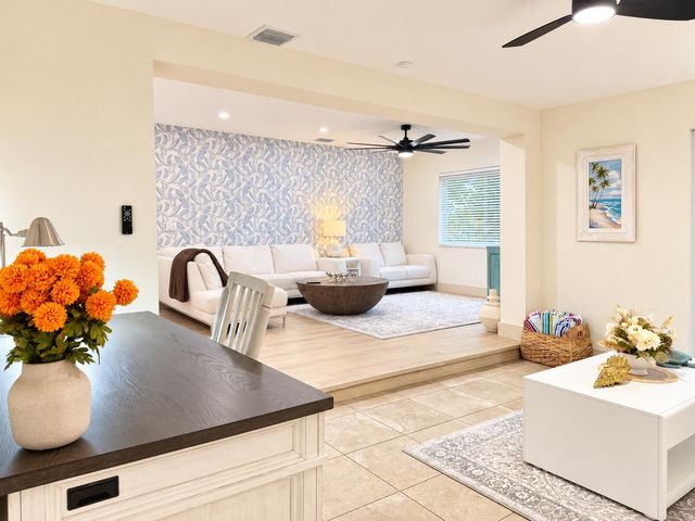 3904 LOWSON Boulevard, Delray Beach, FL 33445
