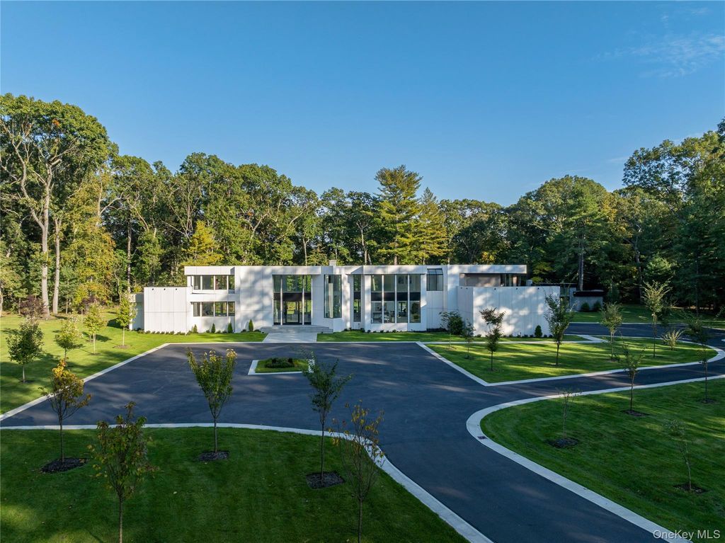 31 Chestnut Hill Drive, Upper Brookville, NY 11771 — exterior