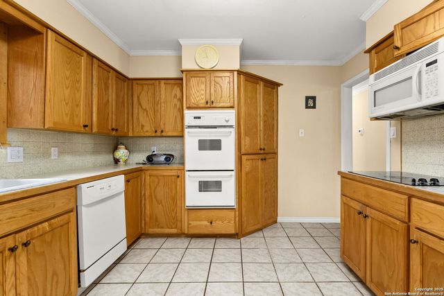 114 Nueces, Seguin, TX 78155