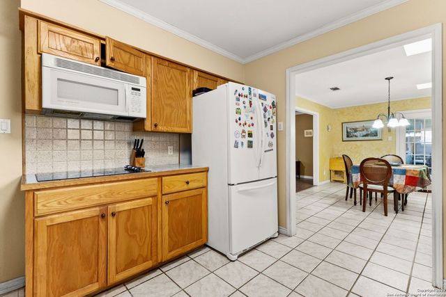 114 Nueces, Seguin, TX 78155