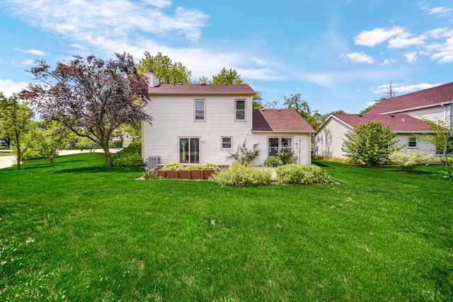 483 Highland Grove Drive, Buffalo Grove, IL 60089