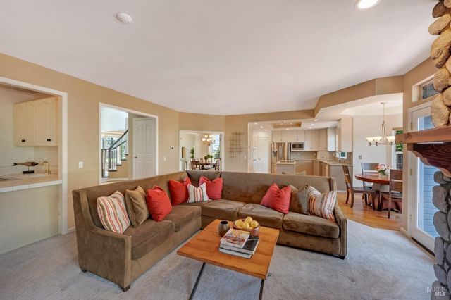 1508 Ronne Dr, Santa Rosa, CA 95404