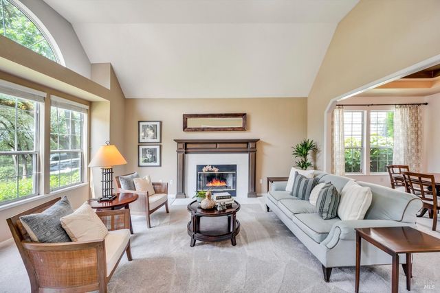 1508 Ronne Dr, Santa Rosa, CA 95404