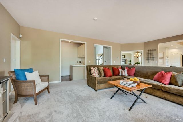 1508 Ronne Dr, Santa Rosa, CA 95404