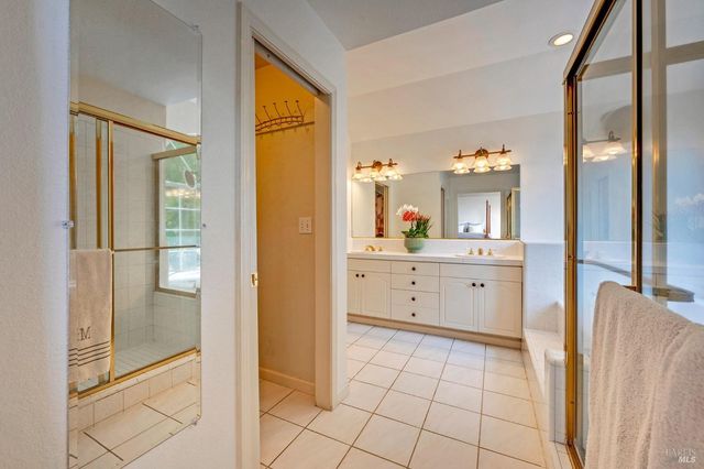 1508 Ronne Dr, Santa Rosa, CA 95404