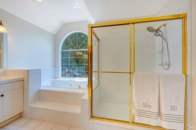 1508 Ronne Dr, Santa Rosa, CA 95404