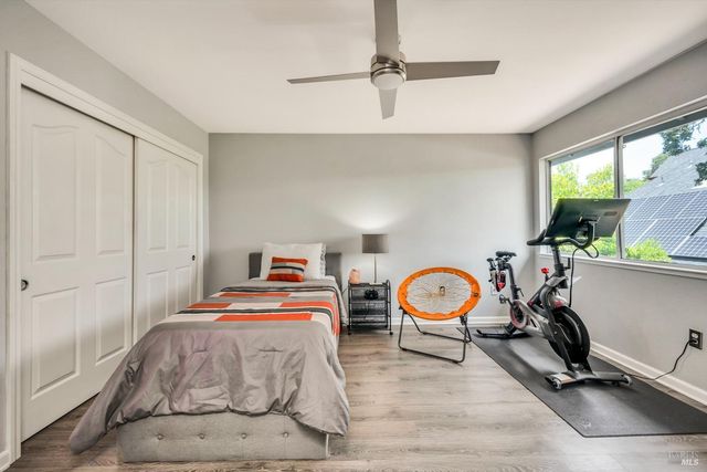 1508 Ronne Dr, Santa Rosa, CA 95404