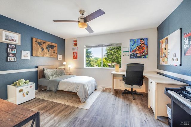 1508 Ronne Dr, Santa Rosa, CA 95404