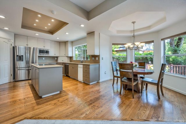 1508 Ronne Dr, Santa Rosa, CA 95404