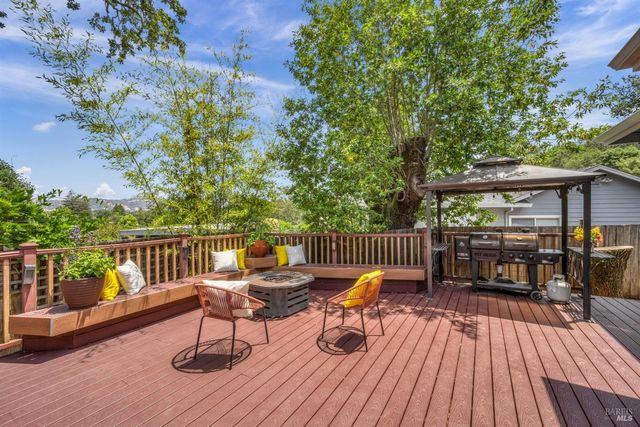 1508 Ronne Dr, Santa Rosa, CA 95404