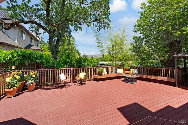 1508 Ronne Dr, Santa Rosa, CA 95404