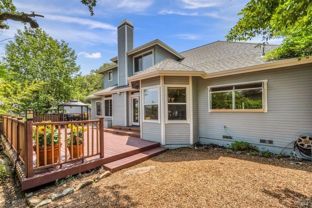 1508 Ronne Dr, Santa Rosa, CA 95404