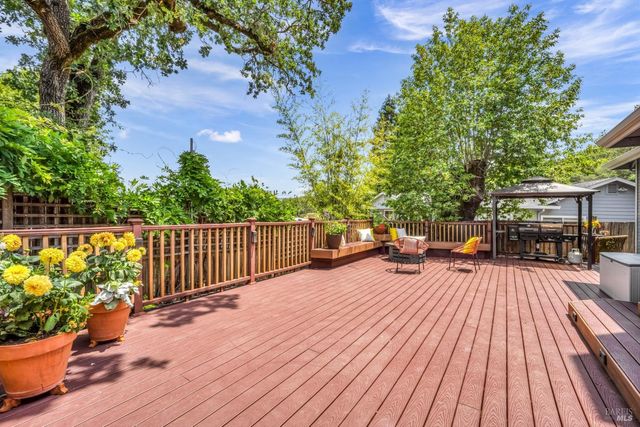 1508 Ronne Dr, Santa Rosa, CA 95404