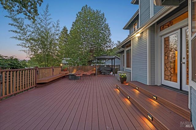 1508 Ronne Dr, Santa Rosa, CA 95404