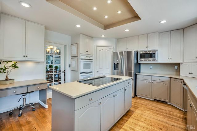 1508 Ronne Dr, Santa Rosa, CA 95404