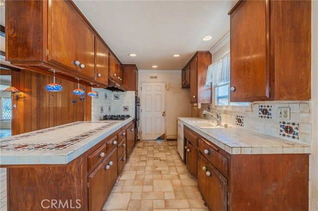 23126 Kent Ave, Torrance, CA 90505