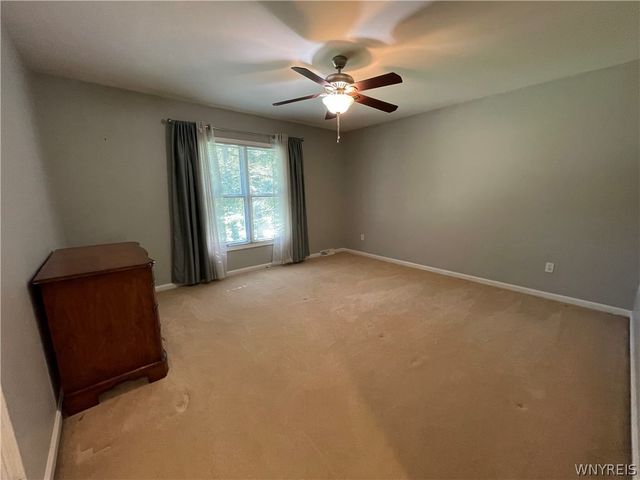 200 Deerwood Lane, Grand Island, NY 14072