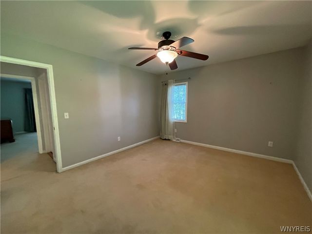 200 Deerwood Lane, Grand Island, NY 14072
