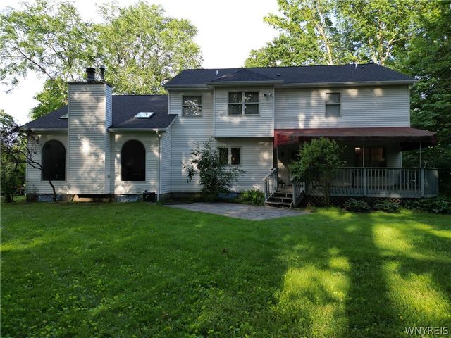 200 Deerwood Lane, Grand Island, NY 14072