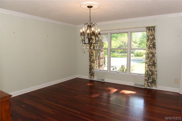200 Deerwood Lane, Grand Island, NY 14072