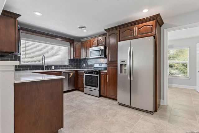 134 Longridge Dr, San Antonio, TX 78228