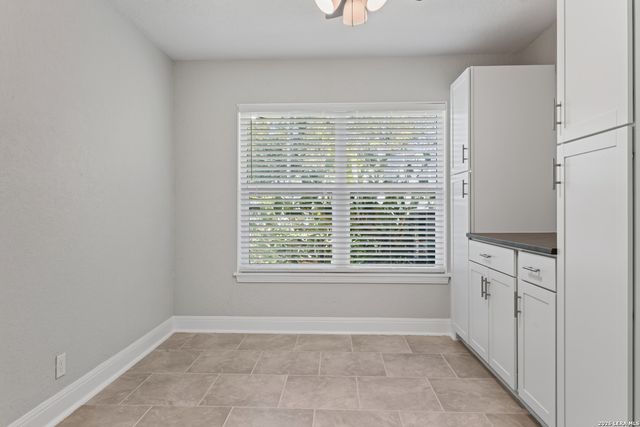 134 Longridge Dr, San Antonio, TX 78228