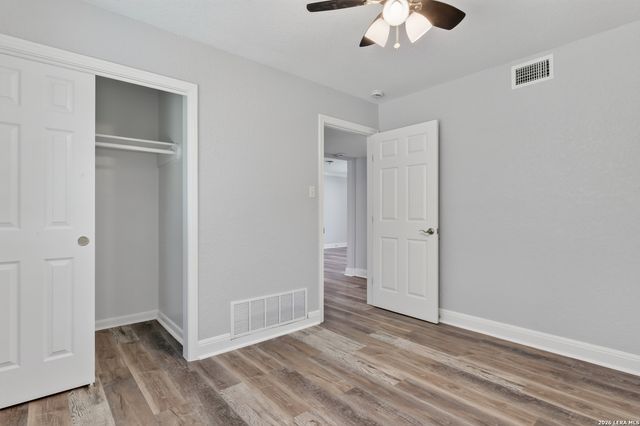 134 Longridge Dr, San Antonio, TX 78228