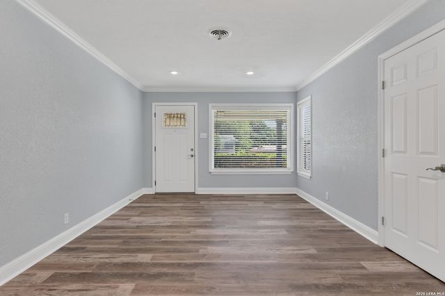 134 Longridge Dr, San Antonio, TX 78228
