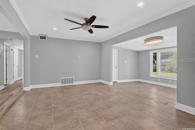 134 Longridge Dr, San Antonio, TX 78228