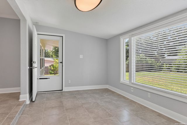 134 Longridge Dr, San Antonio, TX 78228