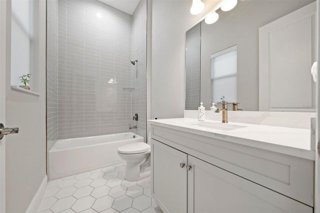 4564 MONDRIAN COURT, Sarasota, FL 34240